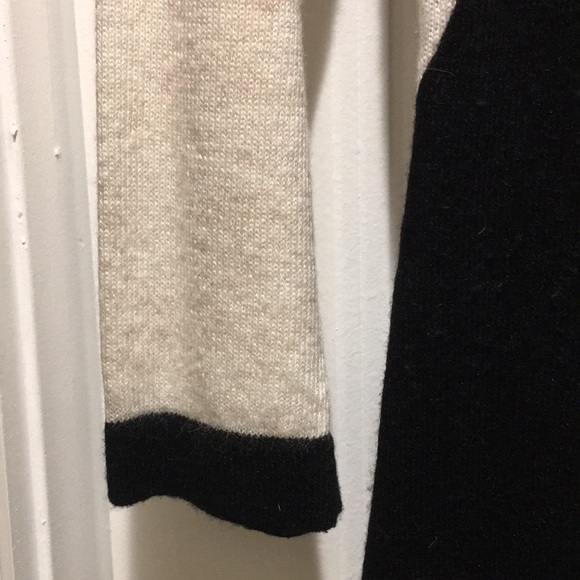 Cute warm light cream and black dress - Picture 4 of 6